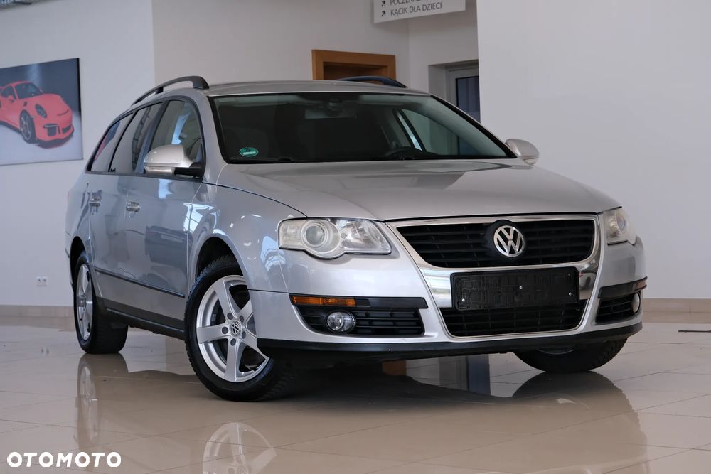 Volkswagen Passat - 1