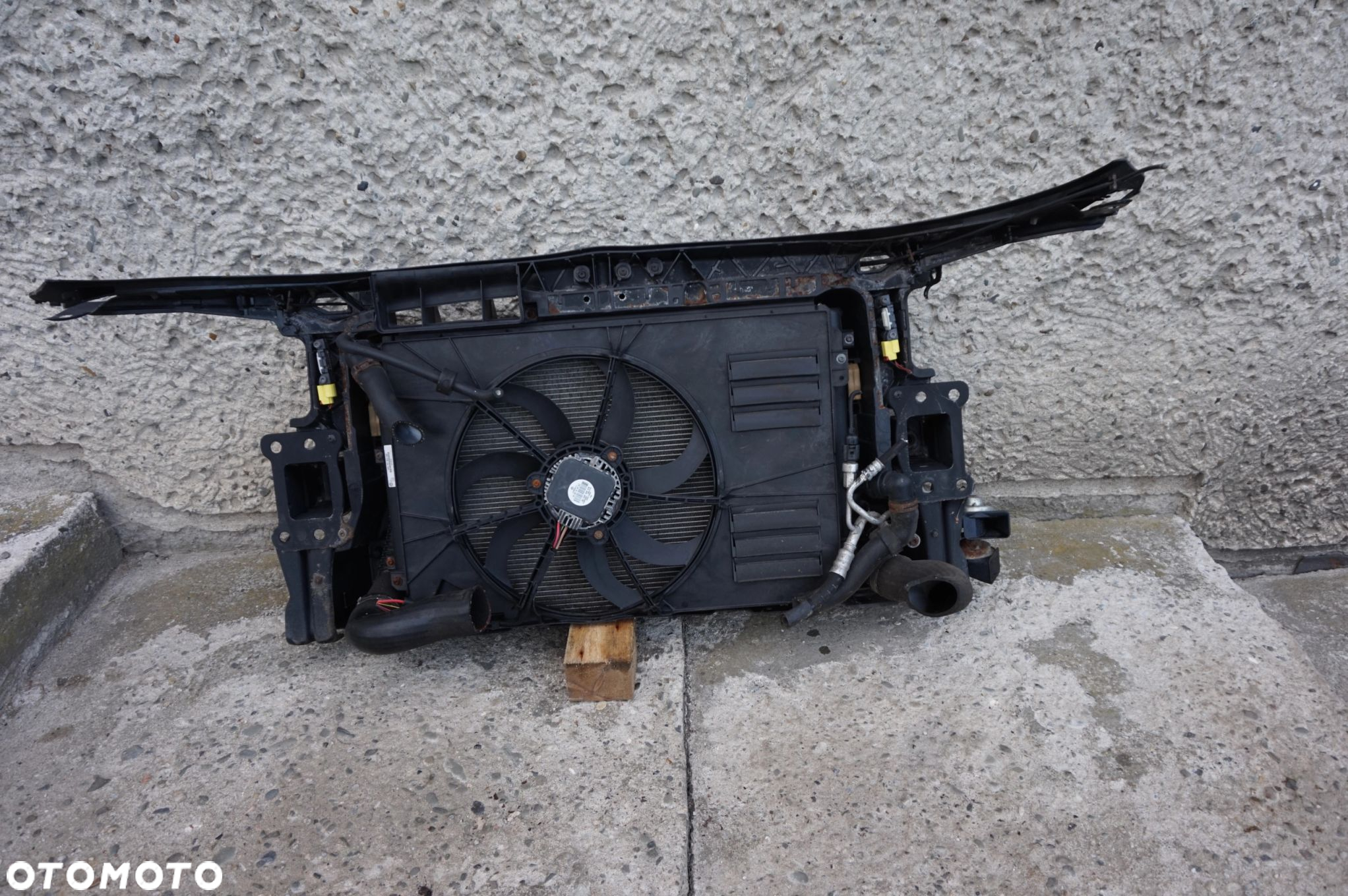 CHŁODNICA WODY AUDI A3 8P LIFT 1.6 2.0 TDI - 4