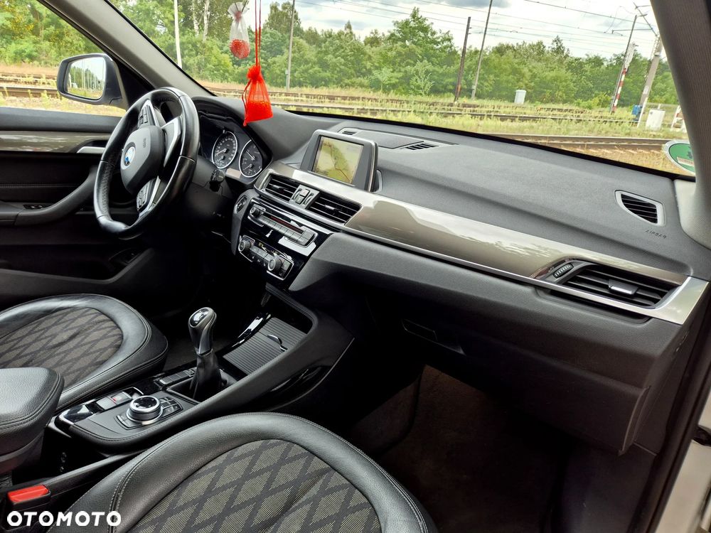 BMW X1 sDrive18d xLine - 6