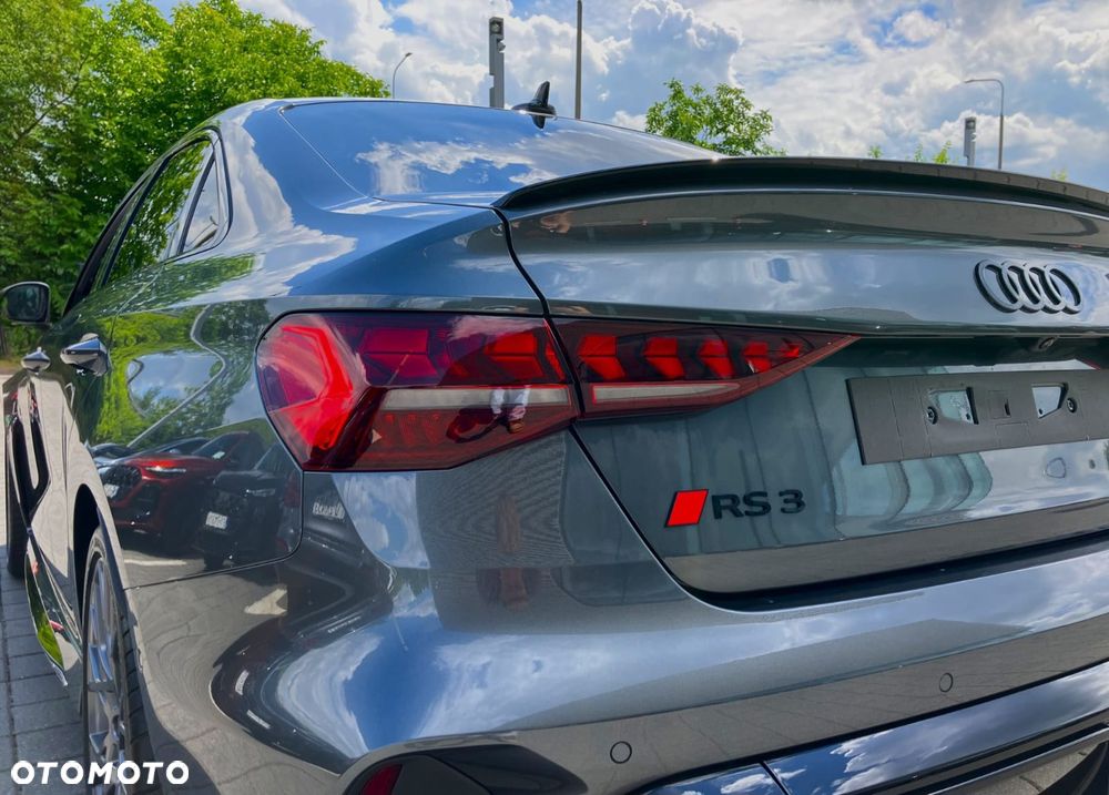 Audi RS3 Limousine - 11