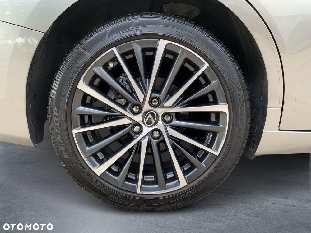 Lexus ES 300h Business Edition - 21