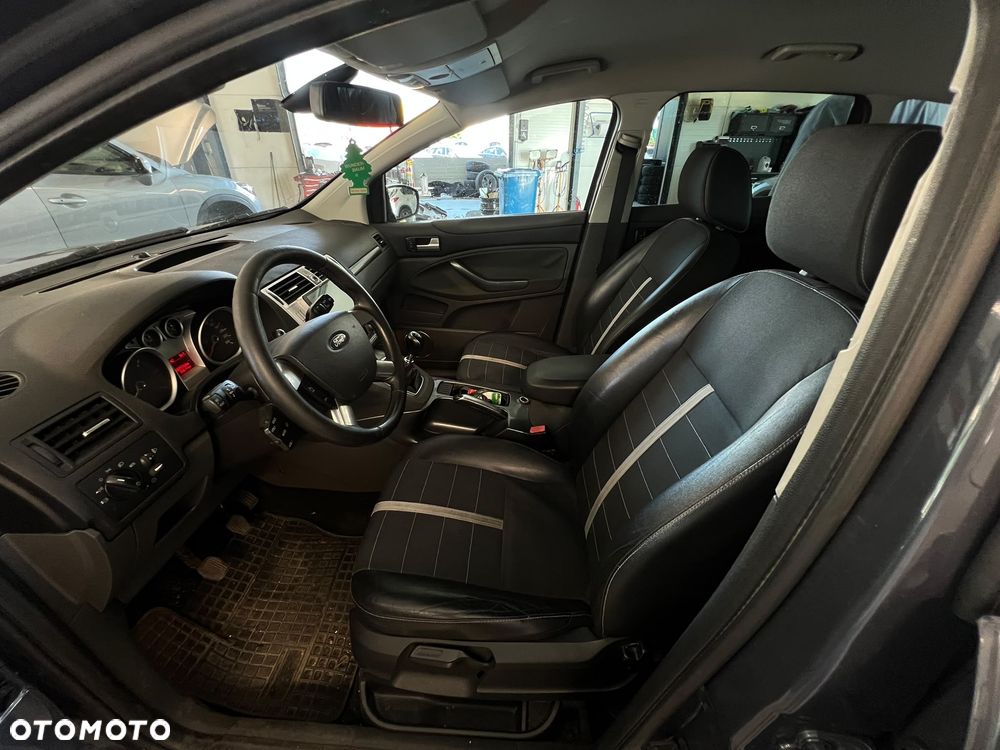 Ford Kuga 2.0 TDCi 4x4 Titanium - 20