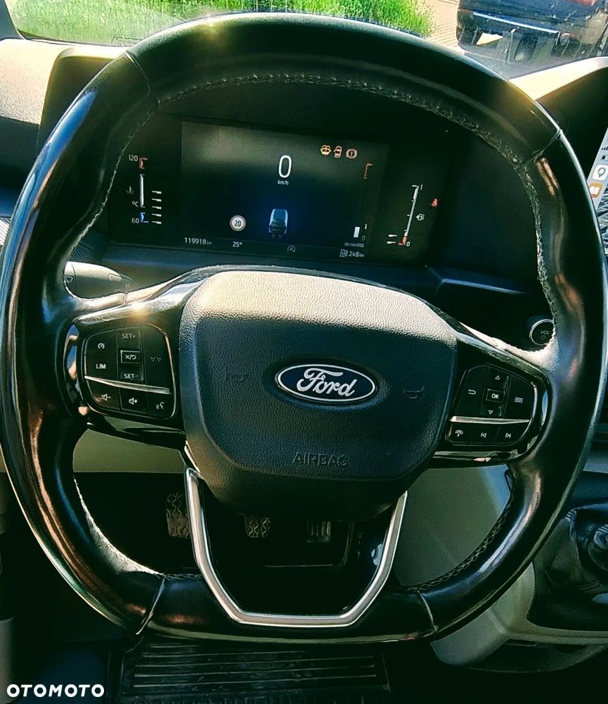 Ford CUSTOM - 9