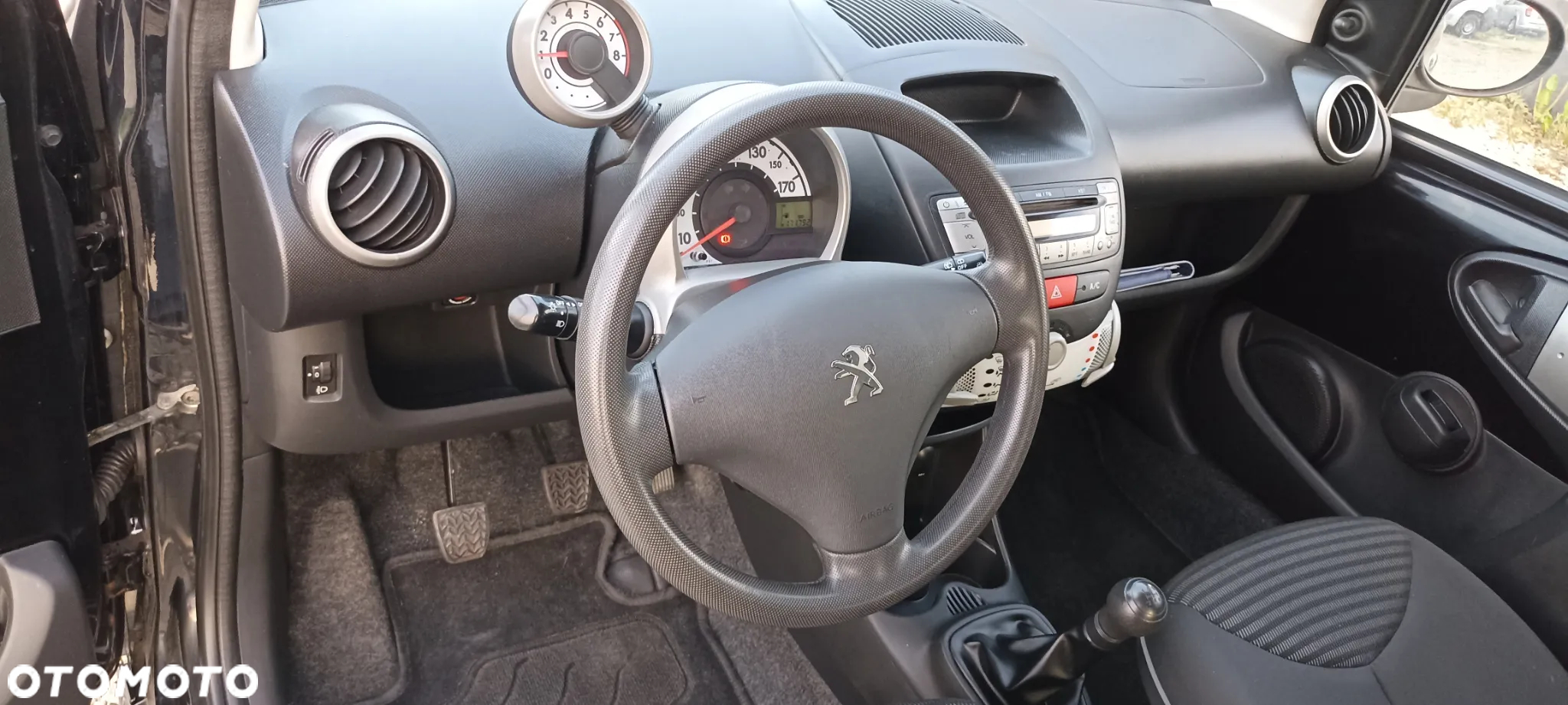 Peugeot 107 1.0 Happy - 24
