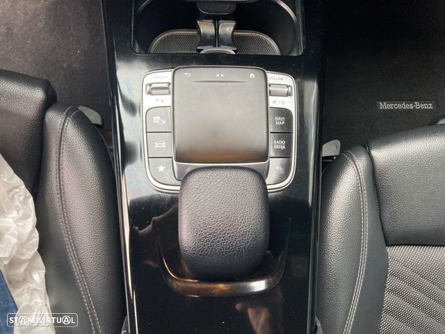 Mercedes-Benz A 180 Limousine d Progressive Aut. - 30