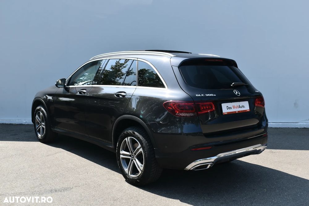 Mercedes-Benz GLC 300 e 4MATIC - 3