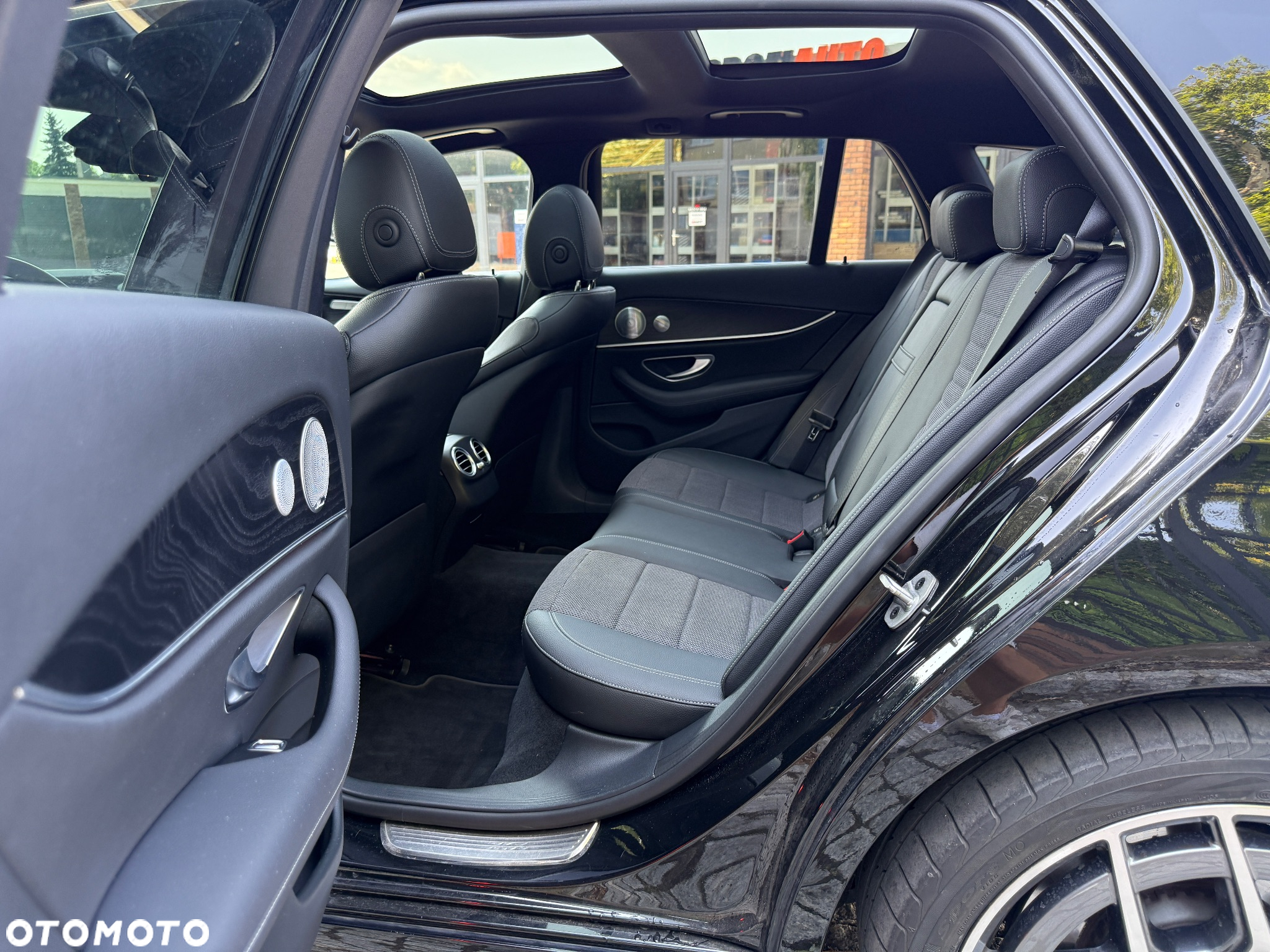 Mercedes-Benz Klasa E 300 d 9G-TRONIC - 21