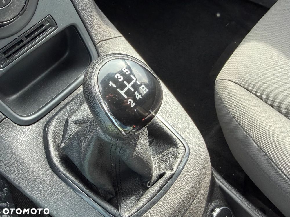 Ford Fiesta 1.5 TDCi SYNC Edition - 24