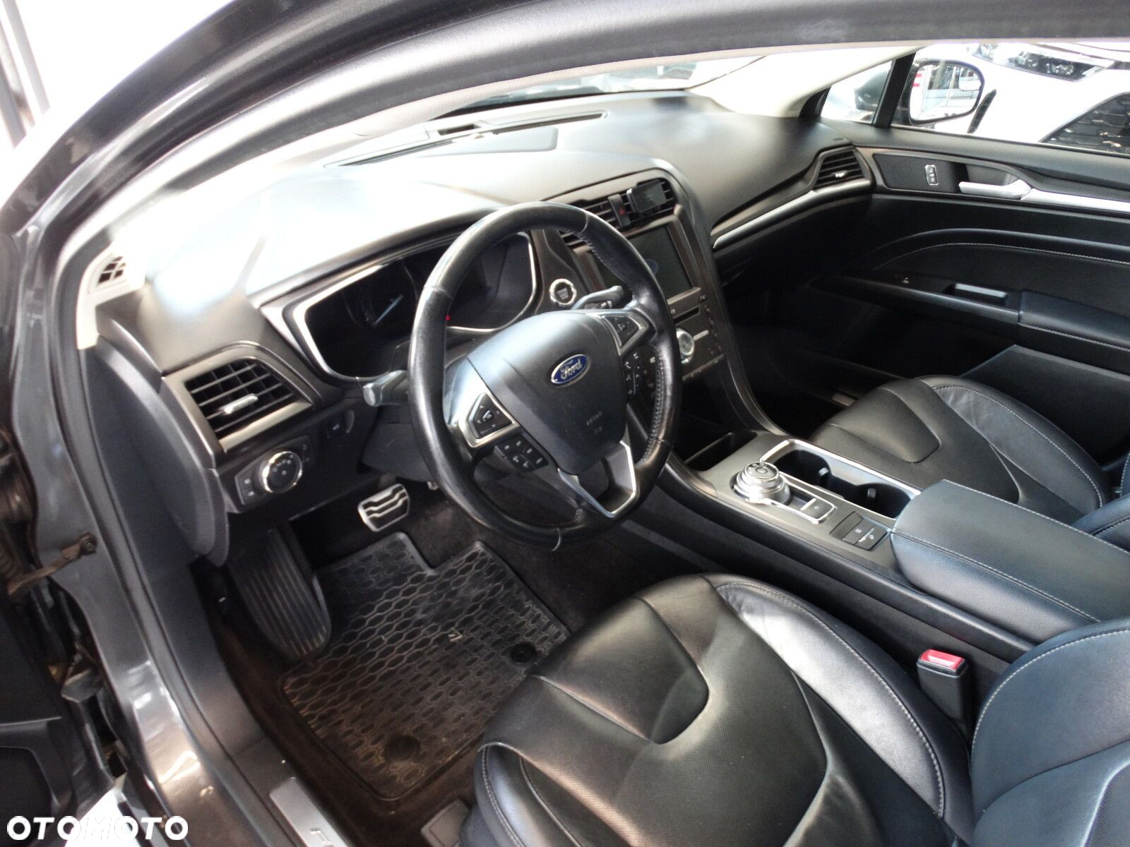 Ford Fusion - 19