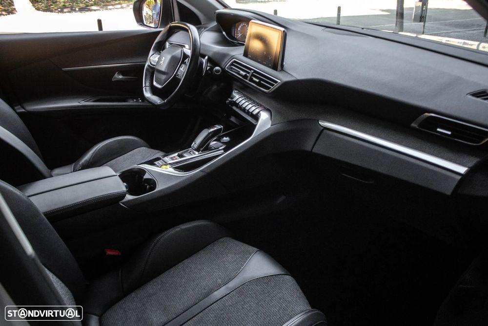 Peugeot 3008 PureTech 130 Stop & Start GPF EAT8 Allure - 23
