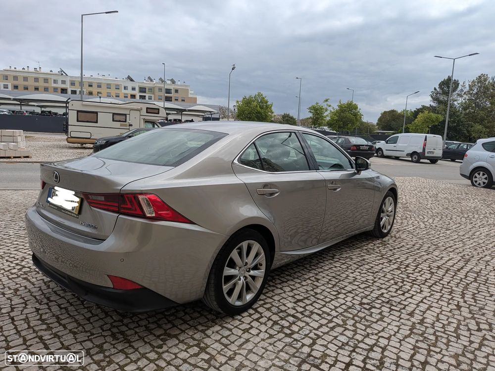 Lexus IS 300H Pack Executive - 19