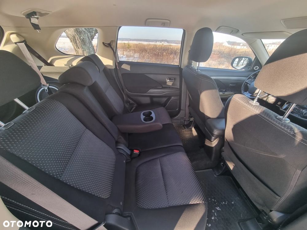 Mitsubishi Outlander 2.2 DI-D Intense + SDA 4WD - 6