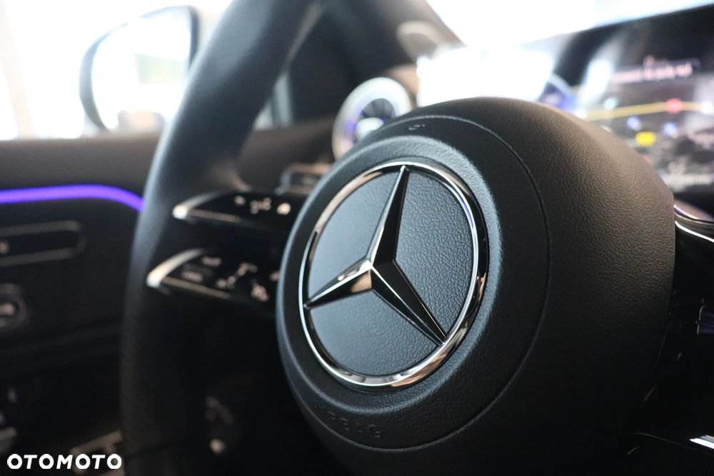 Mercedes-Benz EQA 300 66.5kWh 4-Matic AMG Line - 9