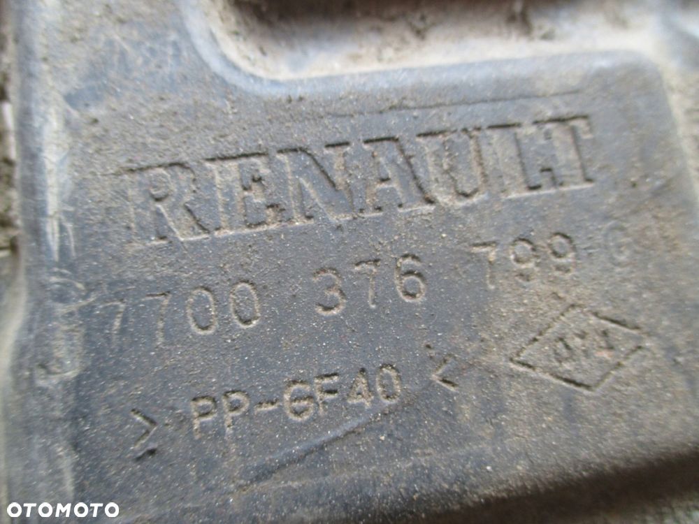 podstawa akumulatora renault mascott 2.8 98- - 2