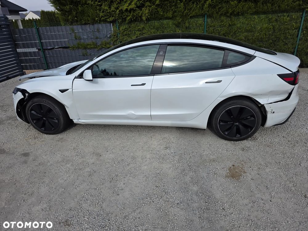 Tesla Model 3 - 23