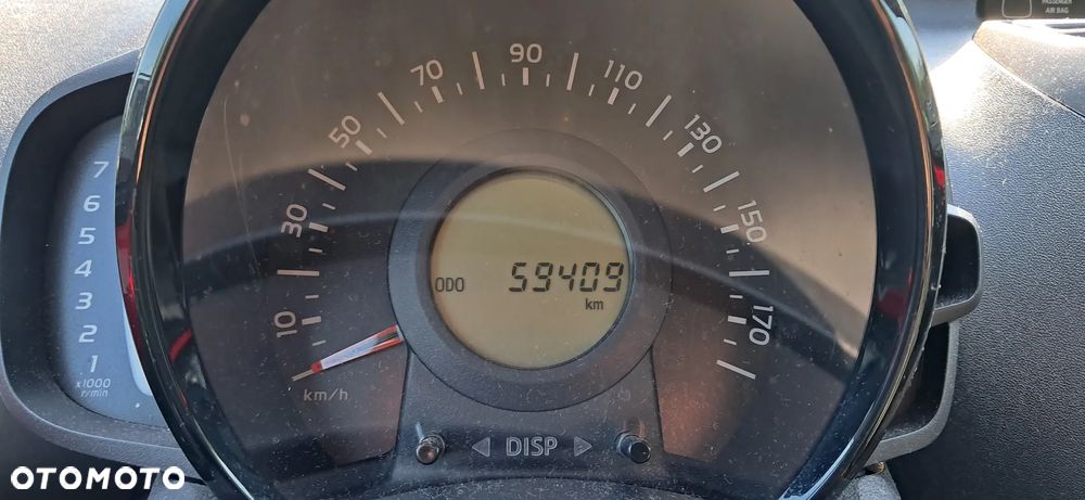 Toyota Aygo x-play - 8