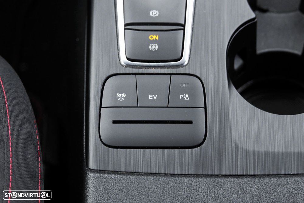 Ford Kuga - 23