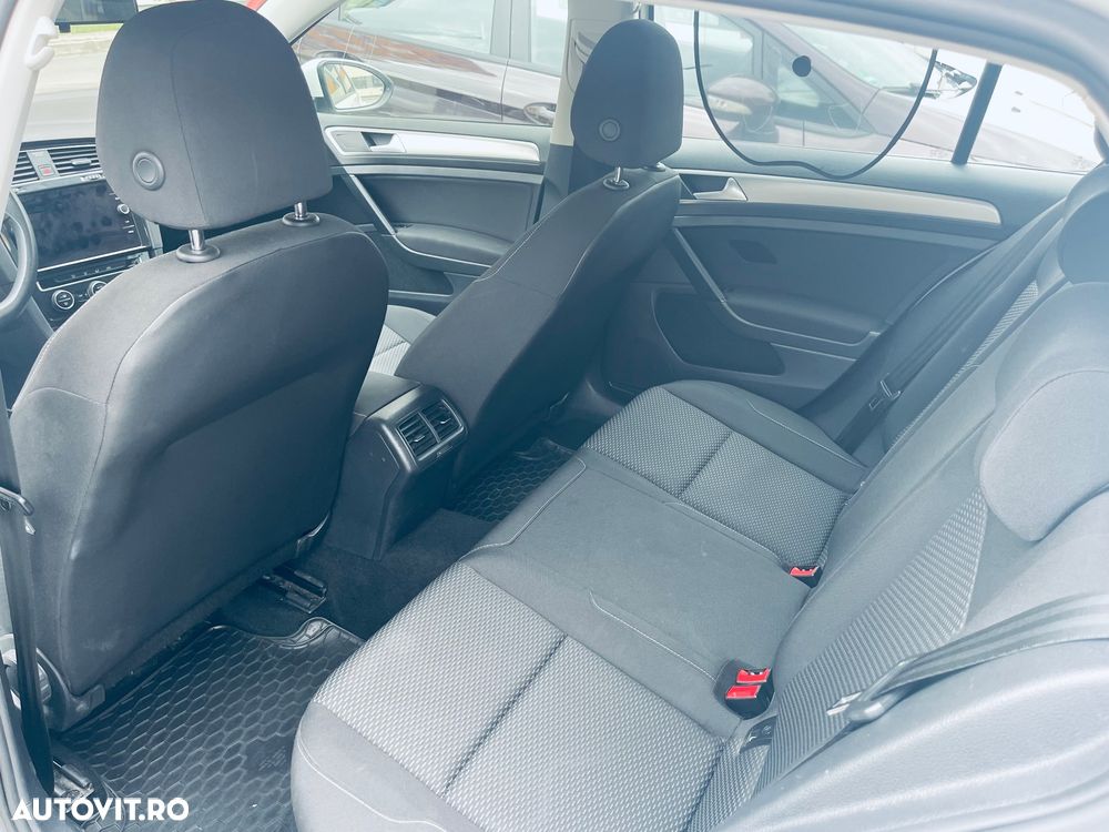 Volkswagen Golf 1.6 TDI Comfortline - 9