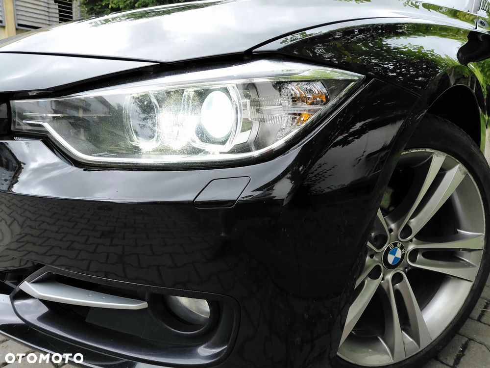 BMW Seria 3 320i M Sport - 33