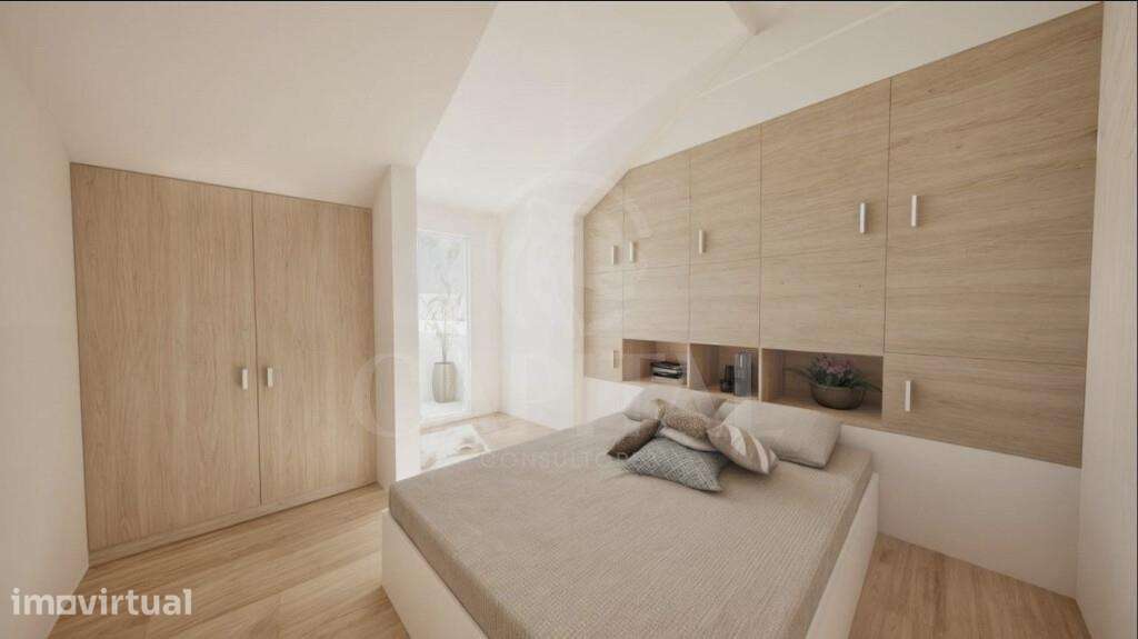 ✨ T3 Duplex de Charme em Prédio Centenário Totalmente Recuperado – Cen - Grande imagem: 4/10