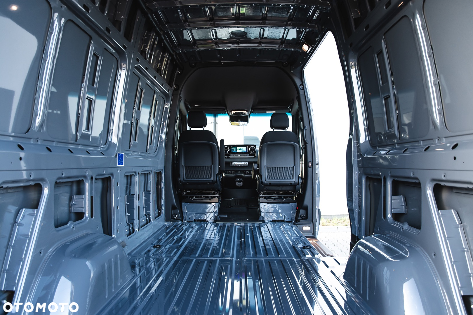 Mercedes-Benz Sprinter - 22