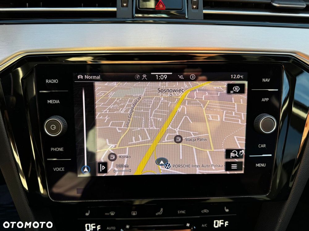 Volkswagen Passat Variant 2.0 TDI Elegance DSG - 13