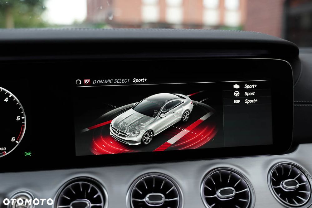 Mercedes-Benz Klasa E 220 d 4-Matic AMG - 38