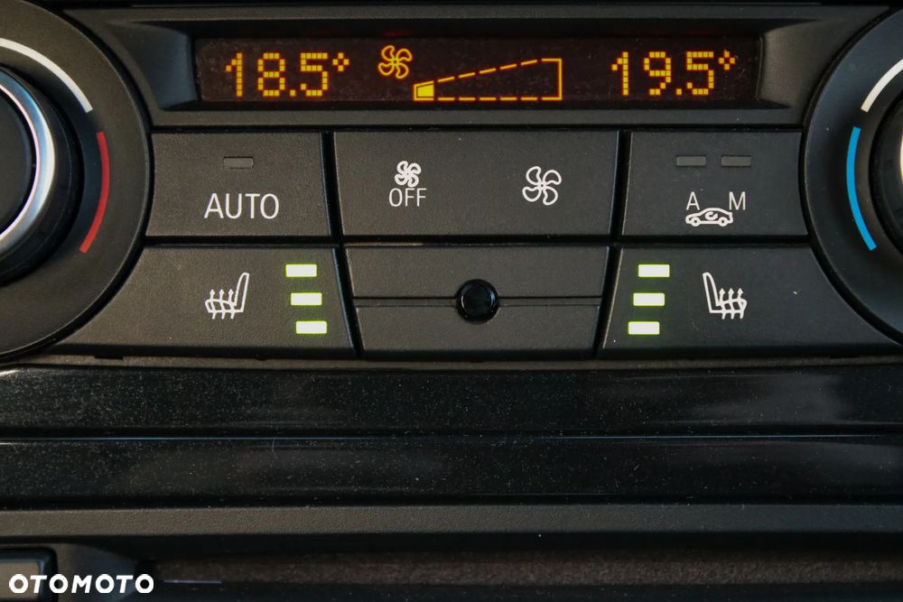 BMW X1 sDrive18d xLine - 36