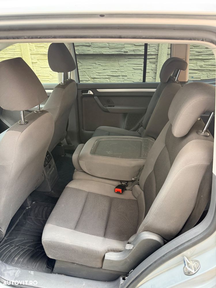 Volkswagen Touran 1.6 TDI DSG Trendline - 21
