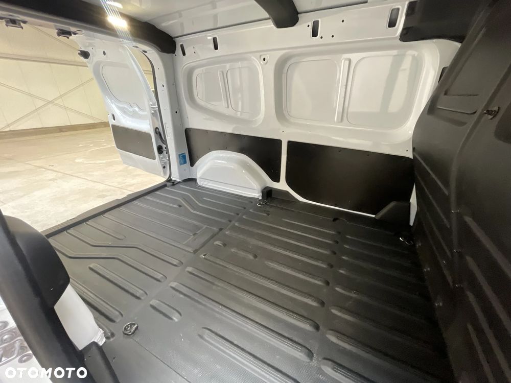 Renault KANGOO VAN - 18