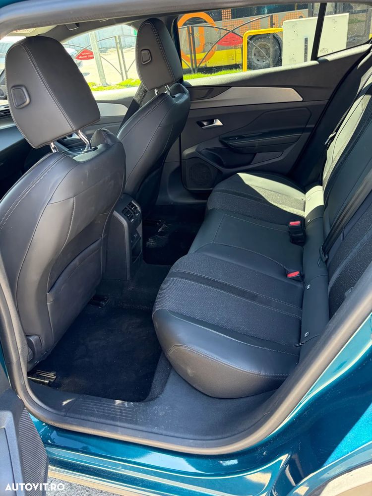 Peugeot 408 225 e-EAT8 GT - 11