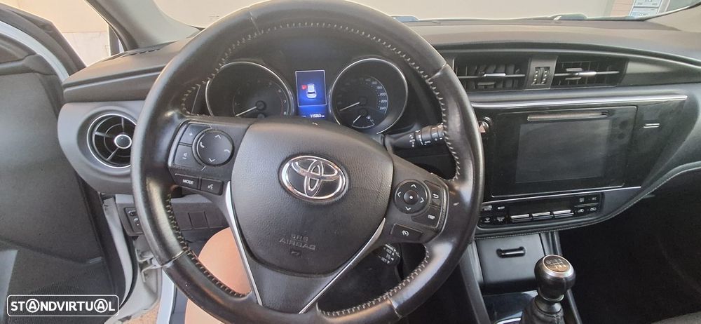 Toyota Auris - 2