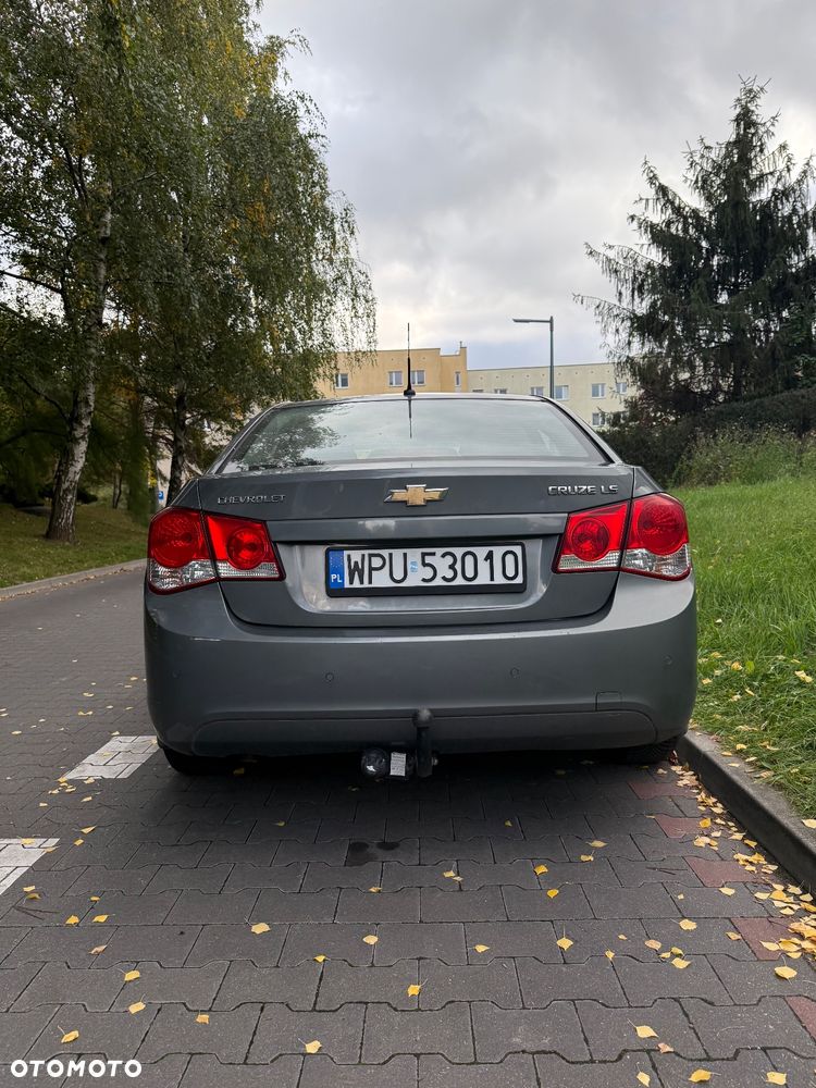 Chevrolet Cruze 1.6 - 5