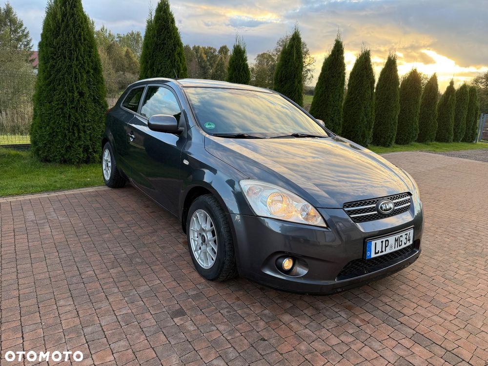 Kia Ceed - 16