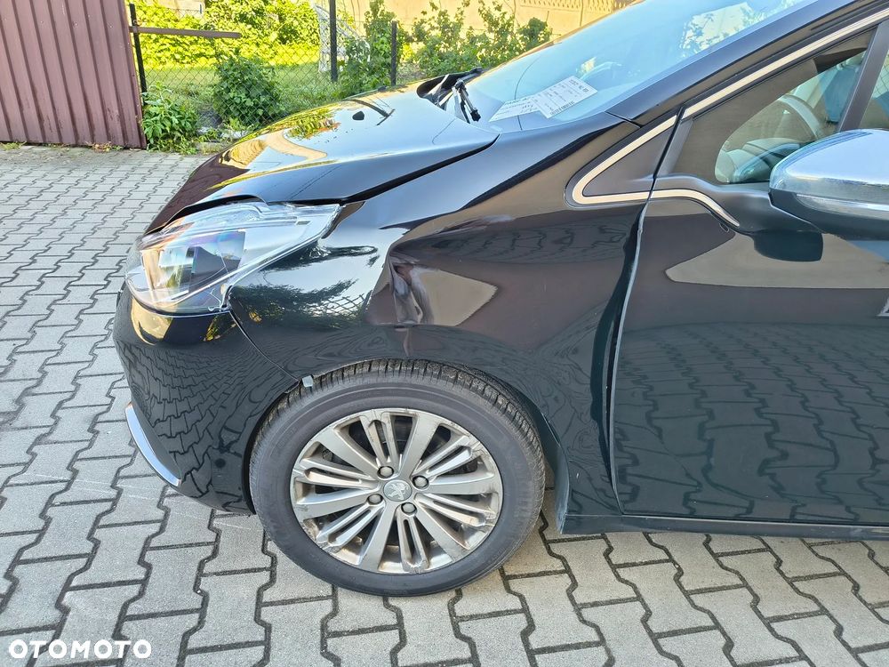 Peugeot 208 - 11