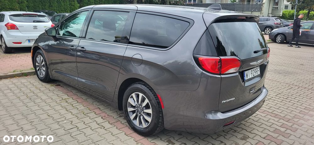 Chrysler Pacifica 2018 photo 3