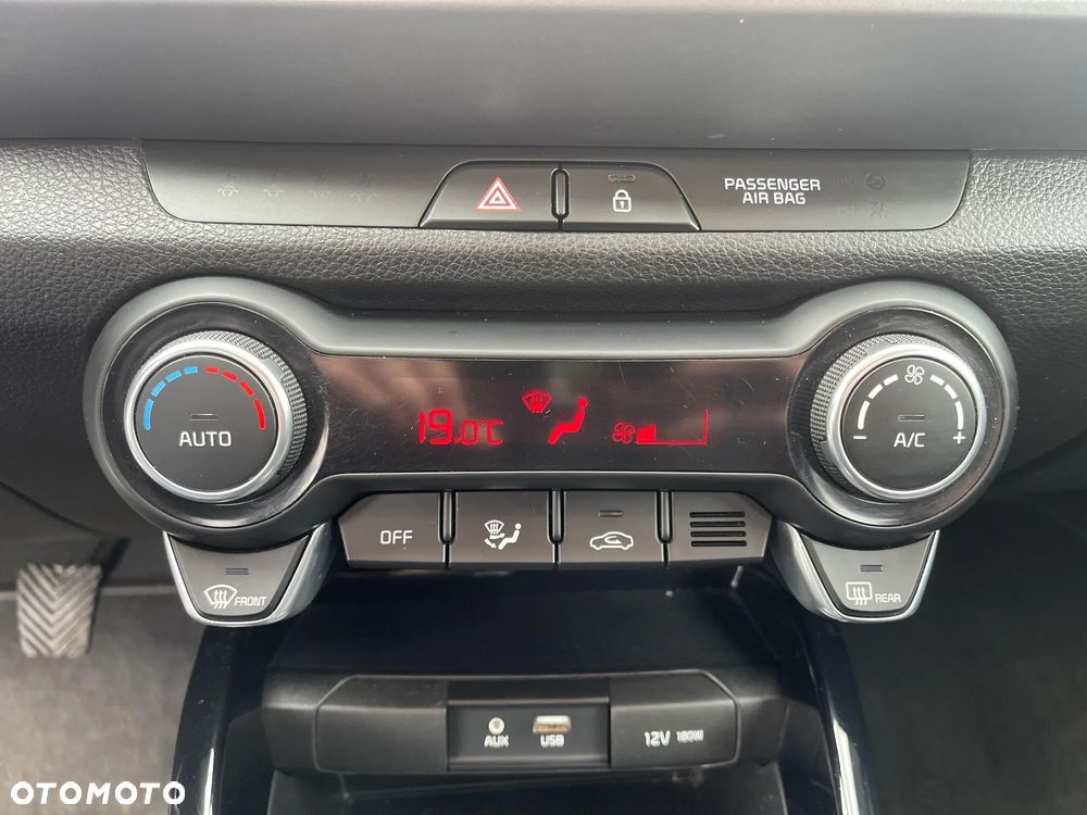 Kia Stonic 1.4 L - 19