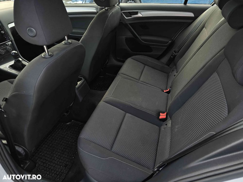 Volkswagen Golf - 13