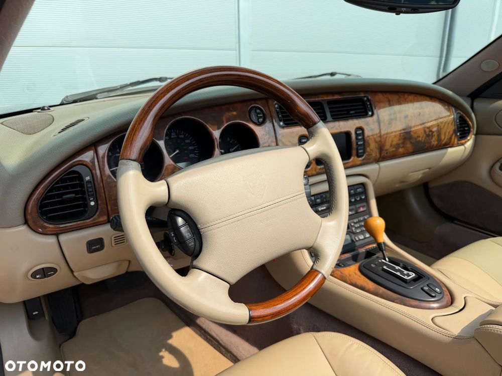 Jaguar XK8 4.0 - 26