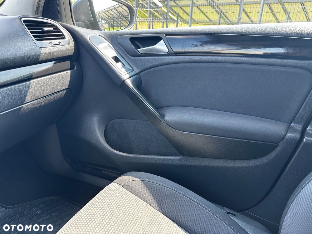 Volkswagen Golf 1.6 Highline - 23
