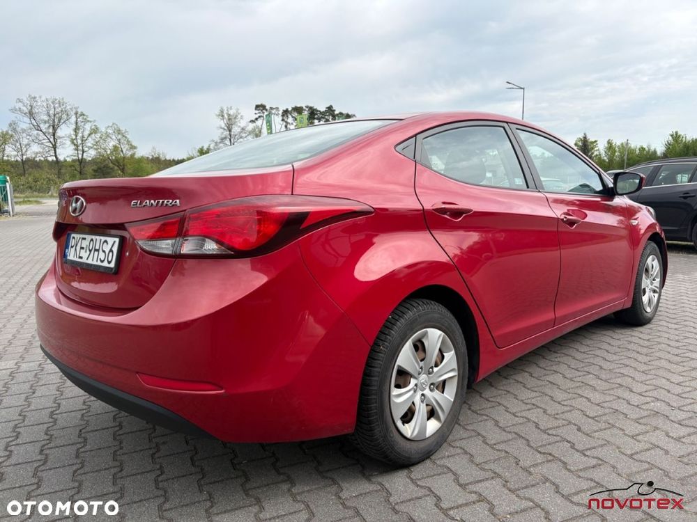 Hyundai Elantra 1.6 Style - 8