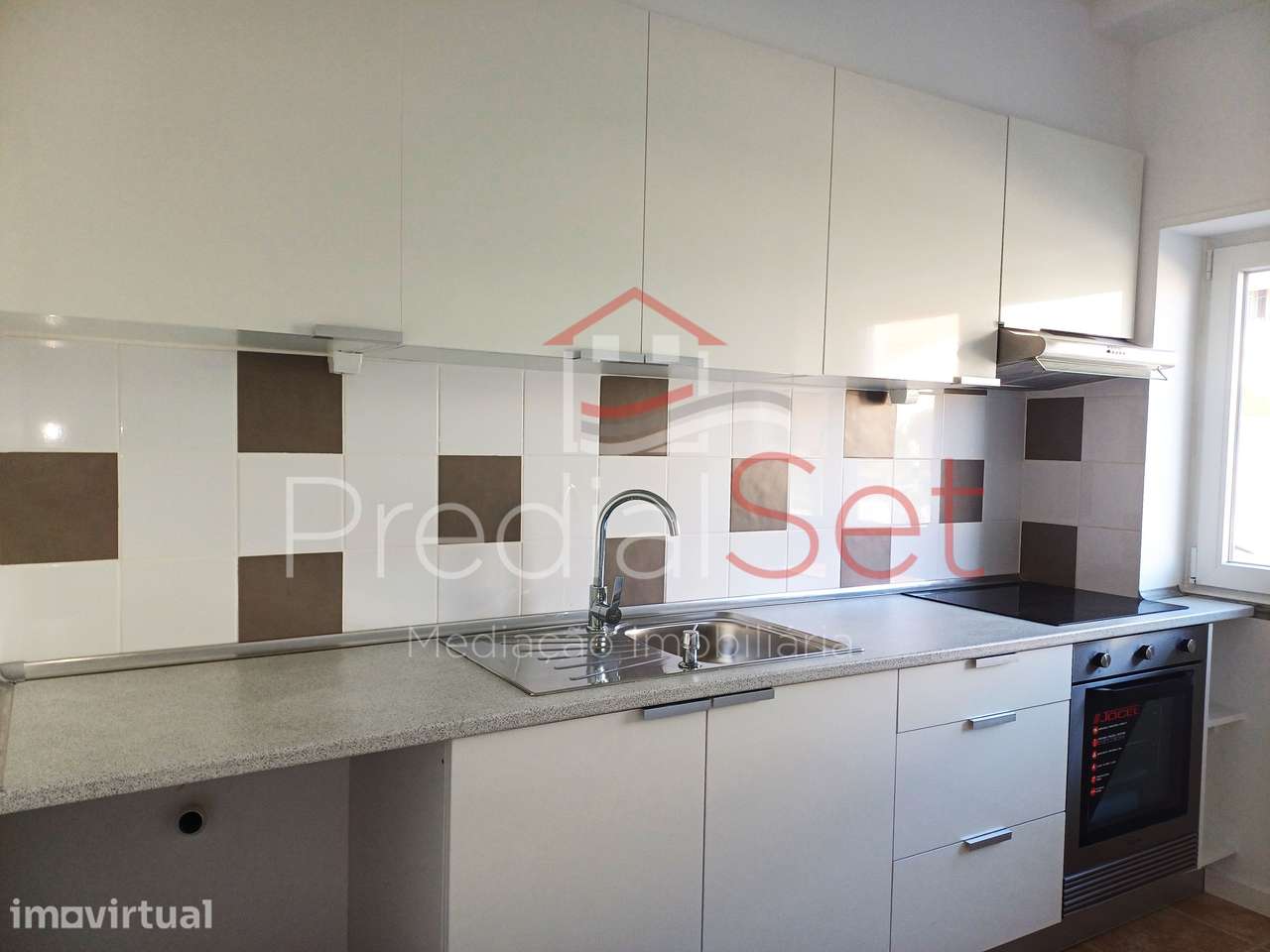 Apartamento T4 remodelado - Amora -Seixal - Grande imagem: 2/18