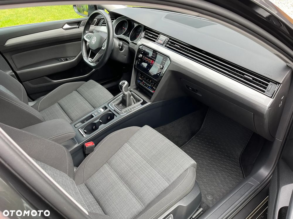 Volkswagen Passat Variant 2.0 TDI EVO Business - 10
