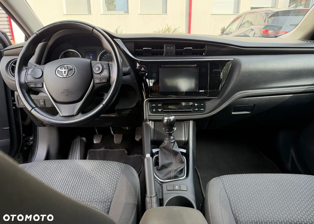Toyota Corolla 1.6 Comfort - 6