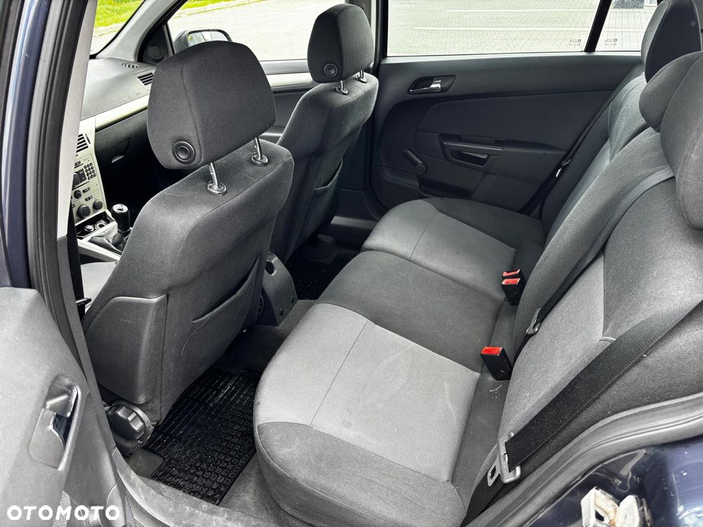 Opel Astra 1.9 CDTI Enjoy - 11