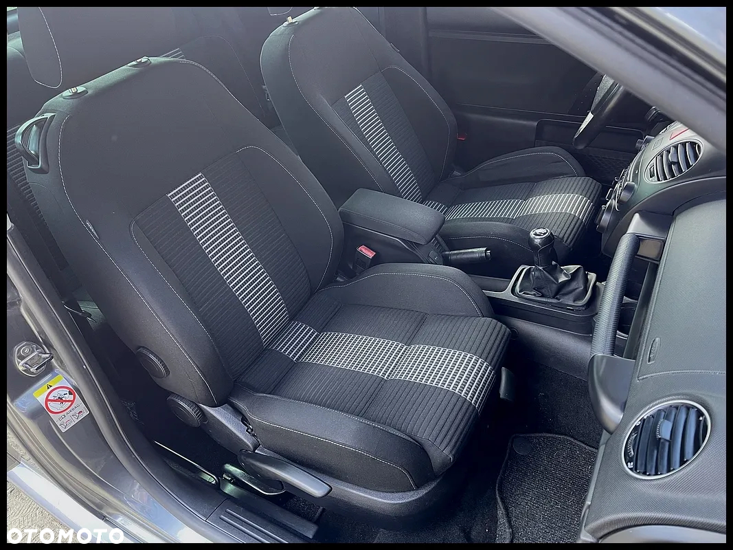 Volkswagen New Beetle 1.6 United - 23