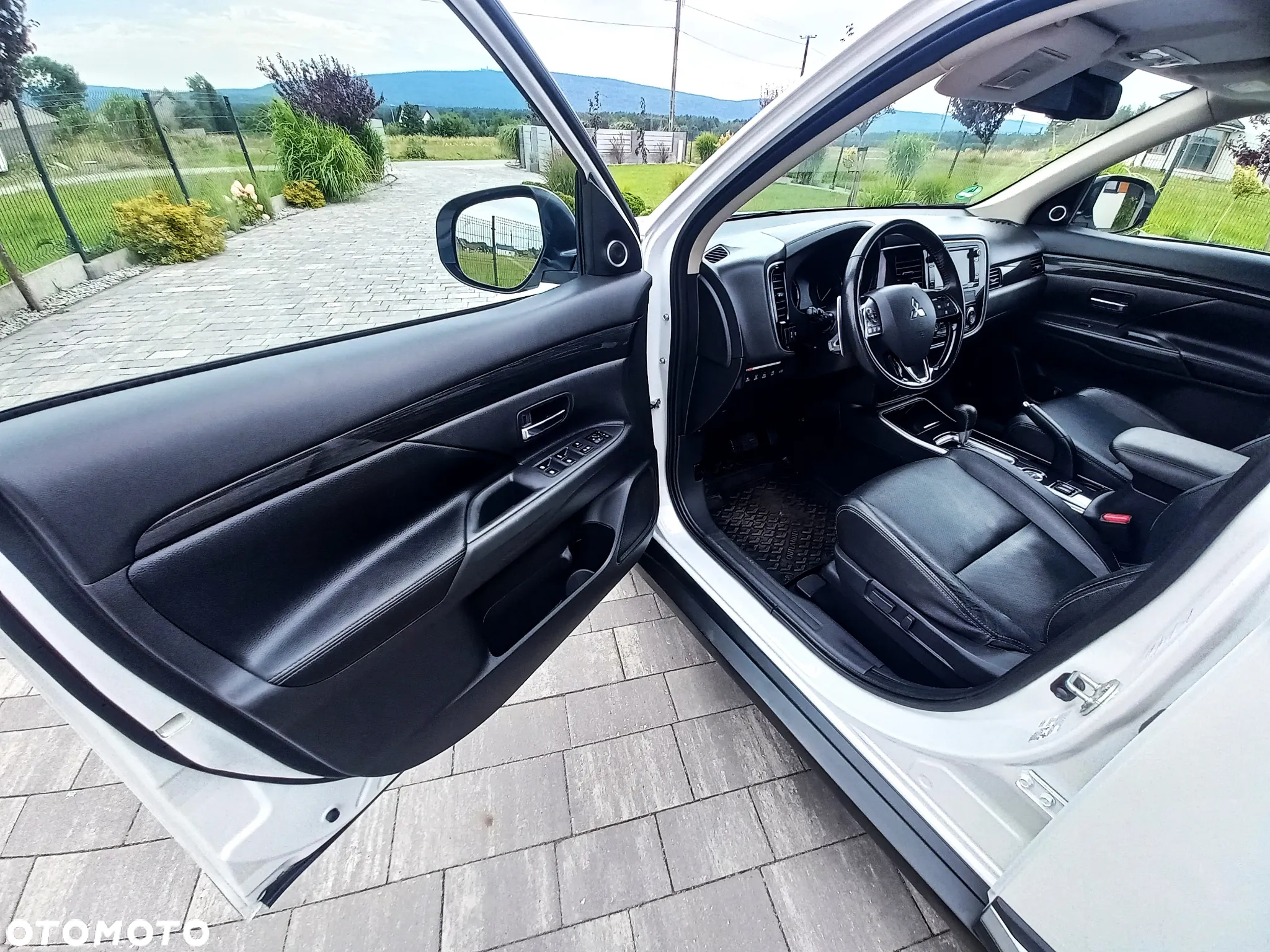 Mitsubishi Outlander 2.0 Intense + Navi 4WD CVT - 15