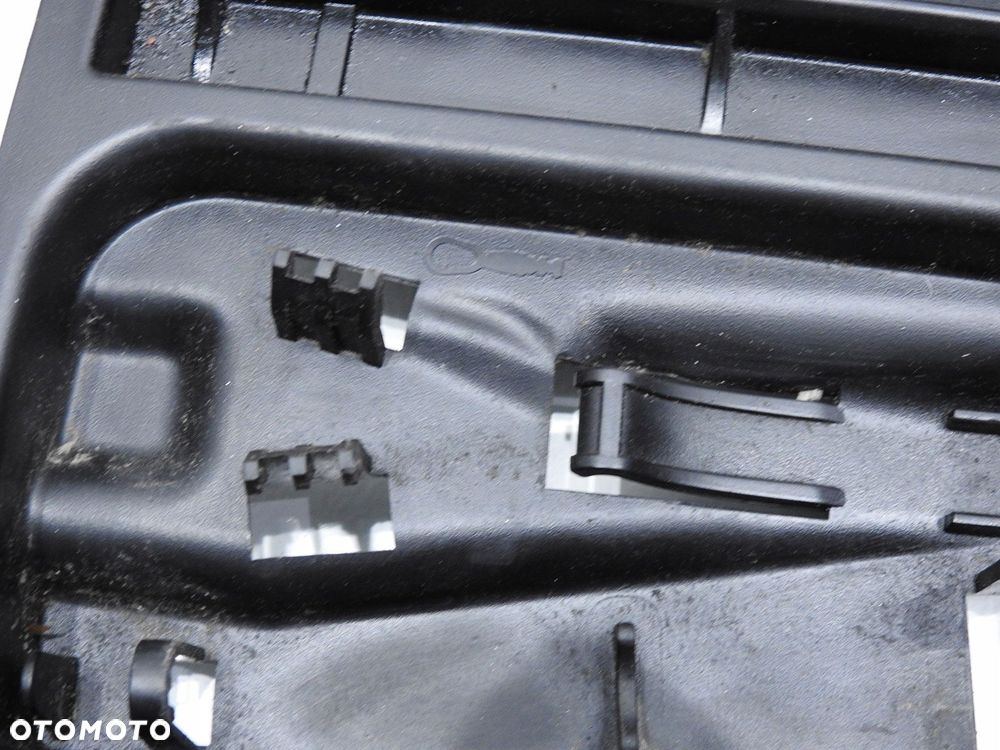 SCHOWEK BAGAŻNIKA MOCOWANIE TRÓJKĄTA BMW E91 - 4