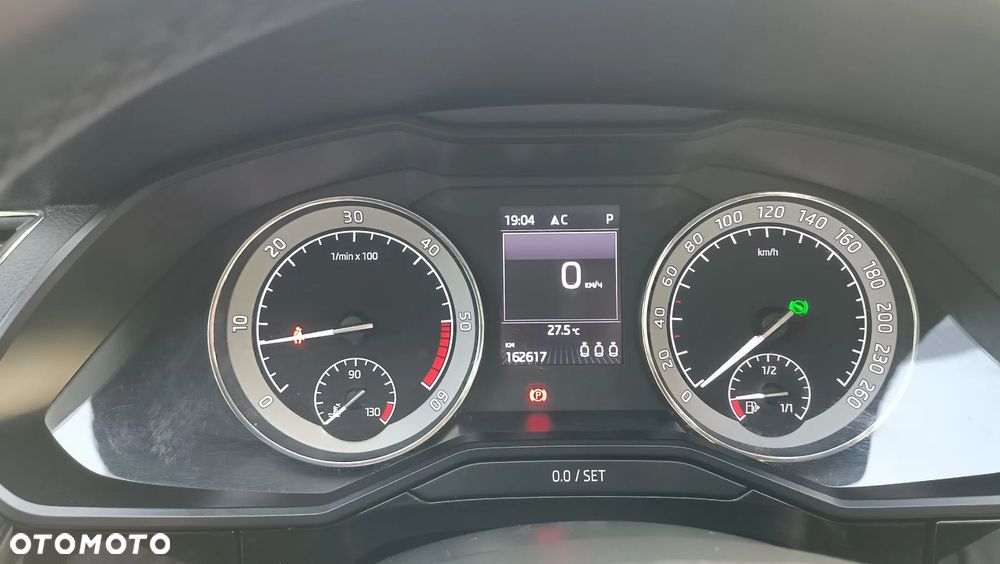 Skoda Superb 2.0 TDI L&K DSG - 8