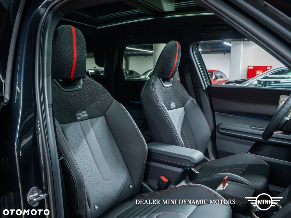 MINI Countryman S ALL4 John Cooper Works Trim - 22